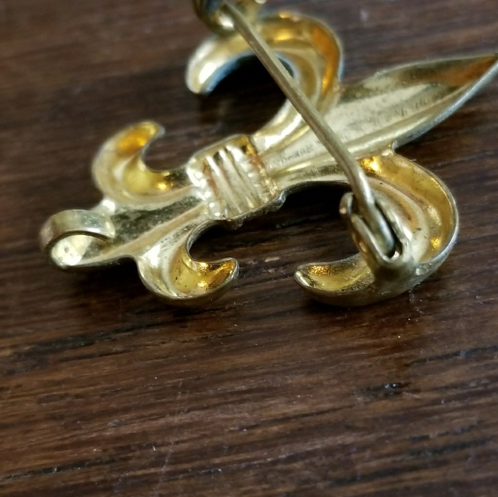 Relisted -Vintage Fleur de Lis watch holder brooch pin gold - Picture 5 of 5
